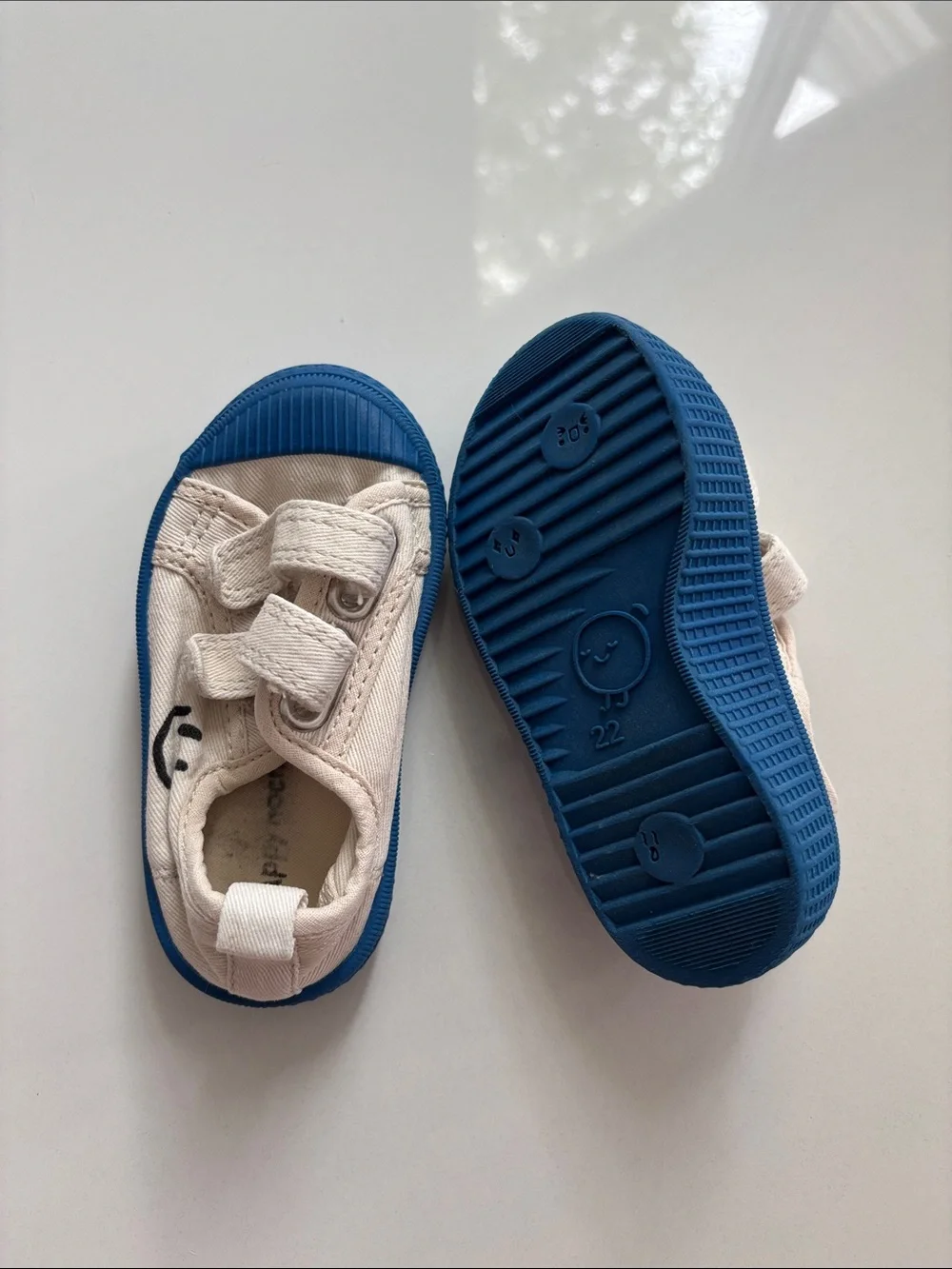 Happy NOC wide footbed Canvas Baby Walker Shoes in White with Blue Sole